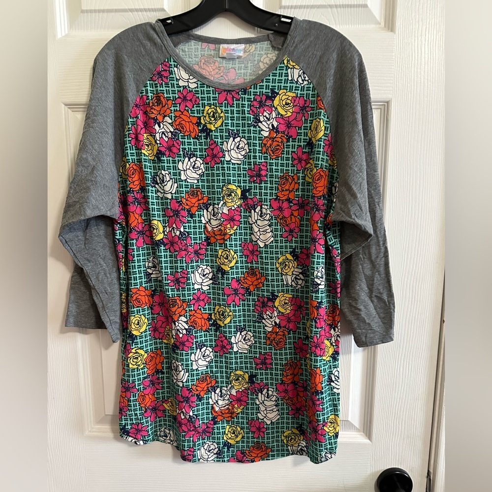 Floral Raglan Sleeve Women's Top - Gray Sleeves
